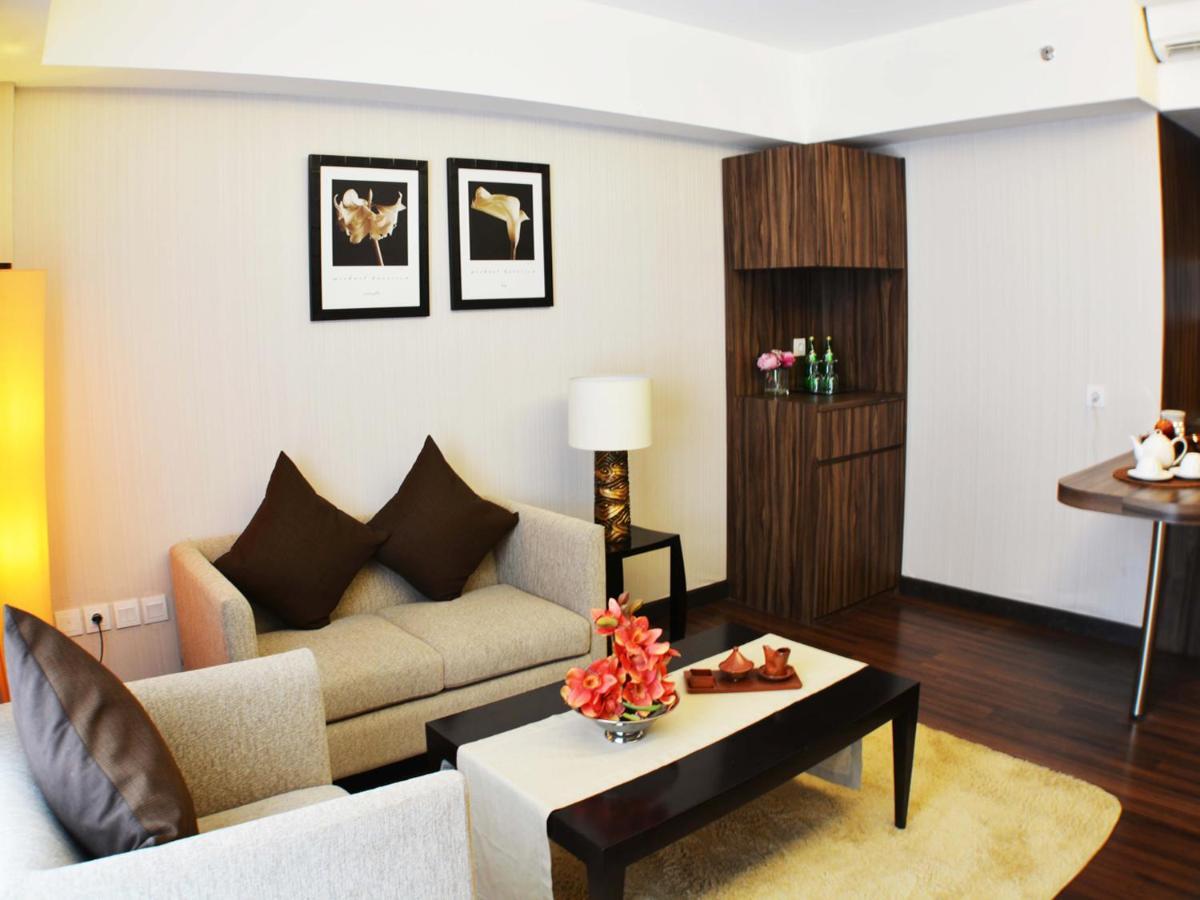 Hotel Ramada By Wyndham Bali Sunset Road Kuta Seminyak Exterior foto