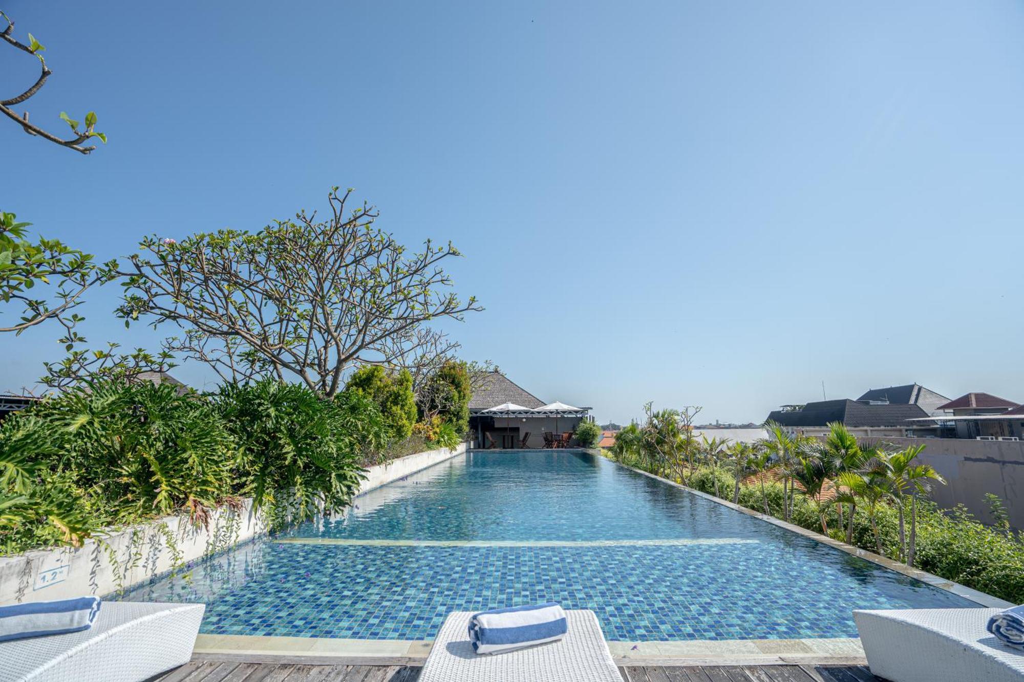 Hotel Ramada By Wyndham Bali Sunset Road Kuta Seminyak Exterior foto