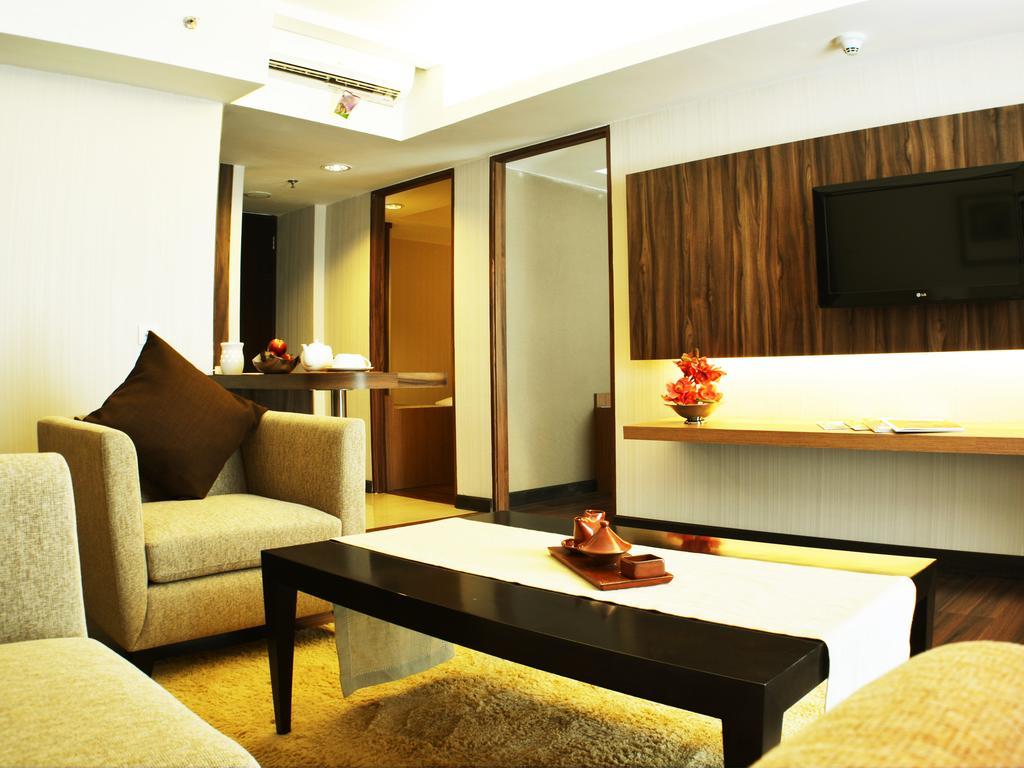 Hotel Ramada By Wyndham Bali Sunset Road Kuta Seminyak Exterior foto